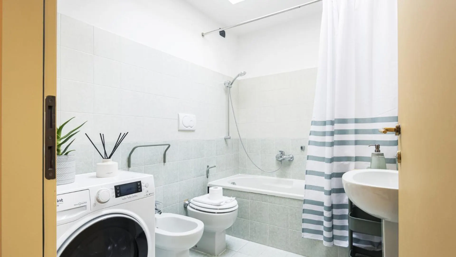 Easylife -Accogliente Unita Su Due Livelli A Isola Apartment Milan